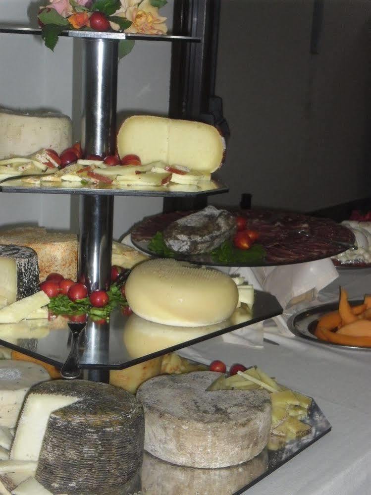 Hotel Ristorante Farneta Cortona Luaran gambar